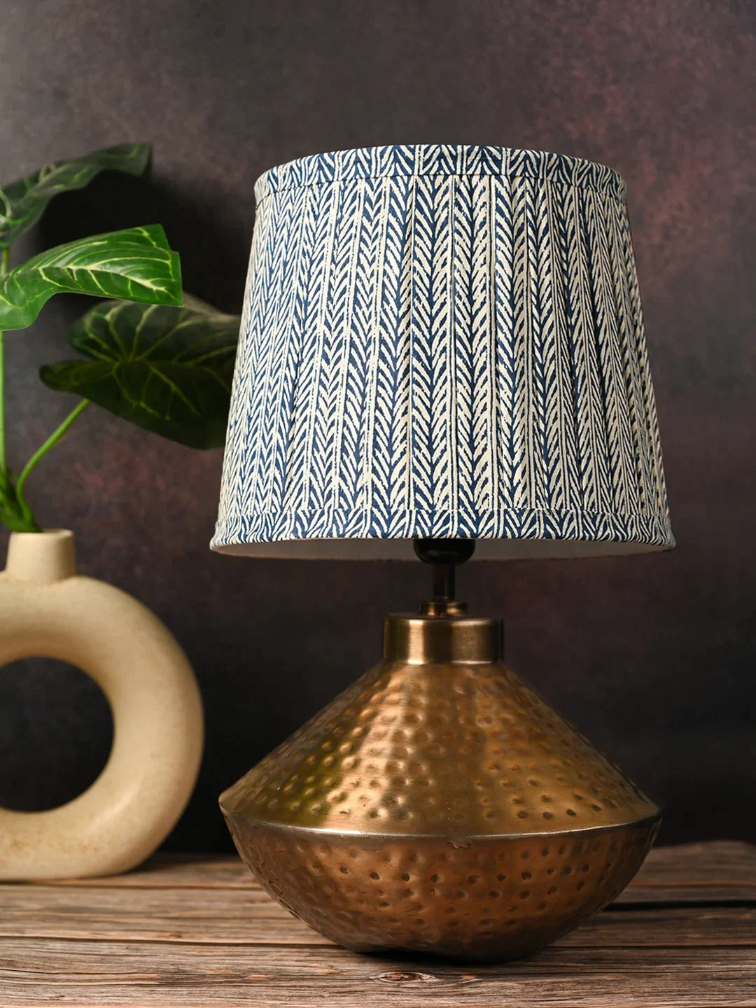 Golden Hammered Urn Lamp with Pleeted Multicolor Grey Shade