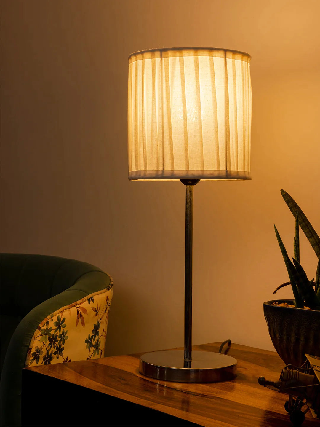 Metal Chrome Finish Lamp with Pleeted Cotton White Shade