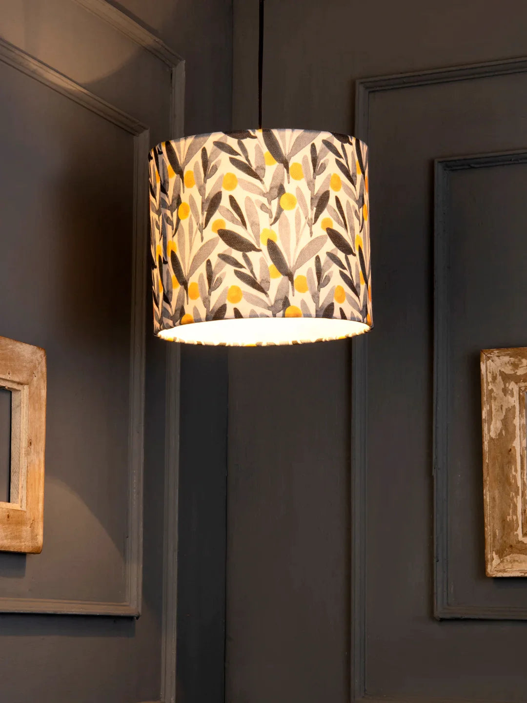 Leafy Impressiom Hanging Shade
